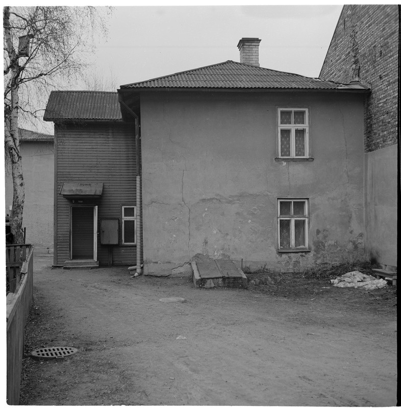 Tartu, Kooli 38.