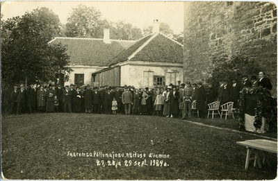 Saaremaa põllumajandusnäituse avamine Kuressaare Lossihoovis  similar photo