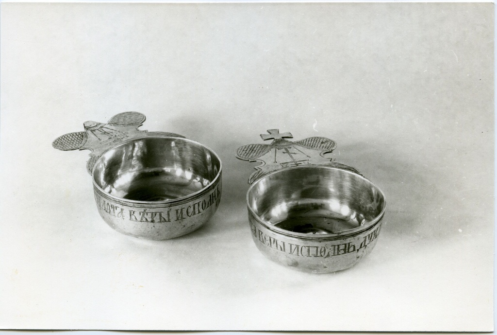 Muhu Hellamaa Peeter-Pauli kiriku peekrid