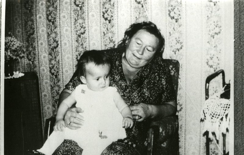 Angelina Semjonova ema ja tütar Sophie