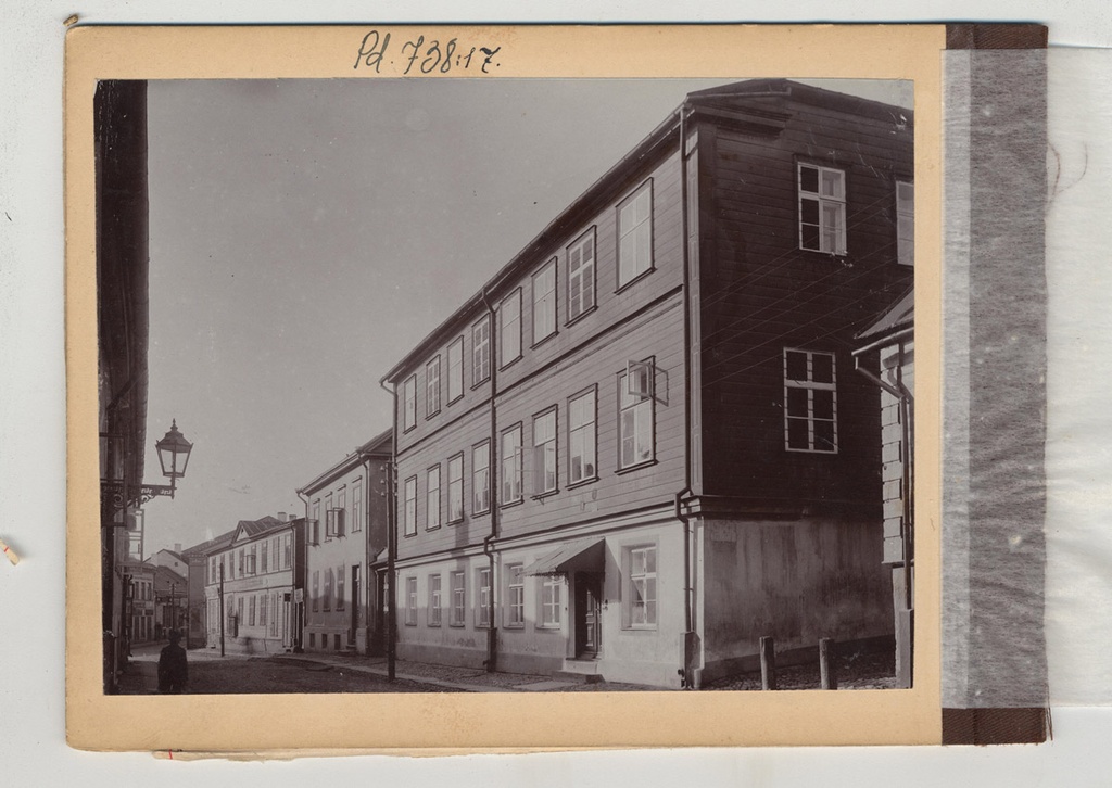 Vana tänav 7 ja 9, (alates 1932. a. Ülikooli tänav)