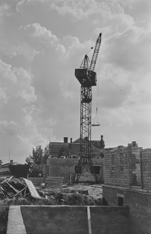 Tartu ülikooli Pälsoni t. ühiselamu ehitus. 25. august 1957. a.