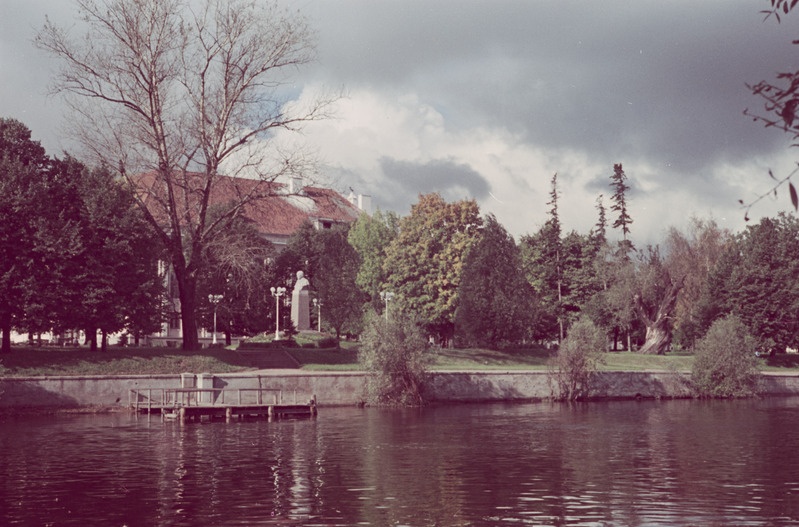 Tartu linna vaated. Toomemägi, Emajõe-äärne. 1954. a.