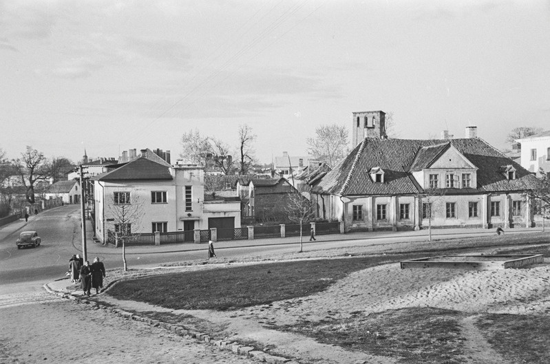 Tartu linna vaated. 21. juuni t., Kuradisild, Fr. R. Kreutzwaldi ausammas, raekoda. 1956. a.