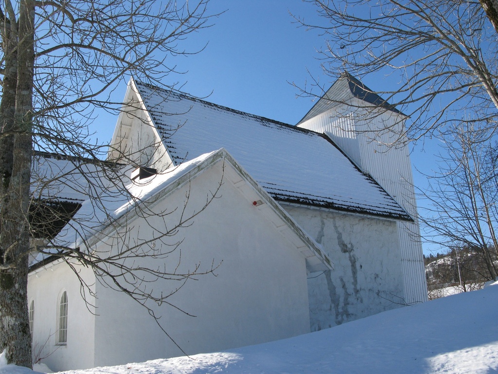 Fon kirke (Fonsveien 297, Re)