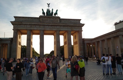 Distance from Berlin; Pariserplatz with Brandenburger Tor rephoto
