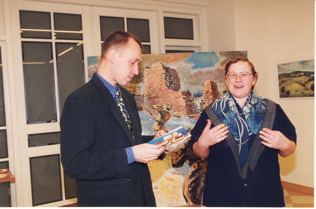 Kunstnik Aapo Pukk ja Valga Muuseumi direktor Esta Mets