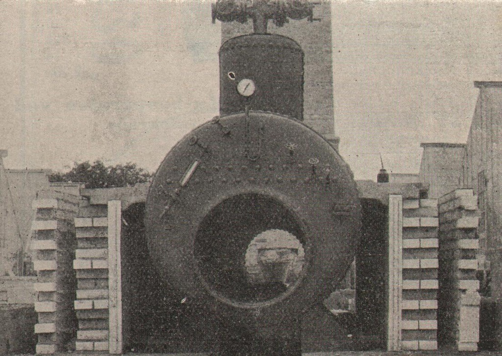 Leektoru aurukatel  avatud müüritusega