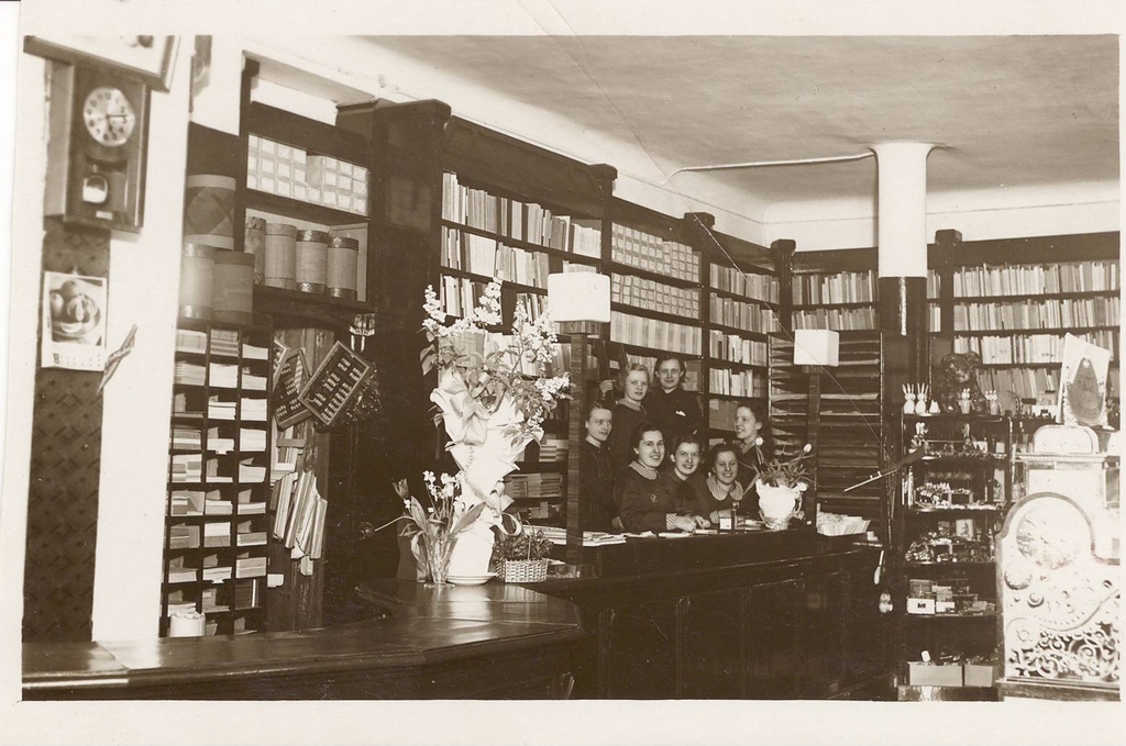 Lepiku raamatukaupluse sisevaade