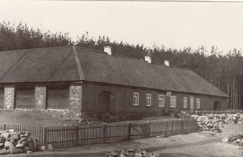 Pikasilla algkooli hoone