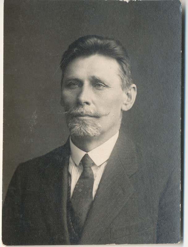 Valga linna VII algkooli juhataja Ivan Pullissaar