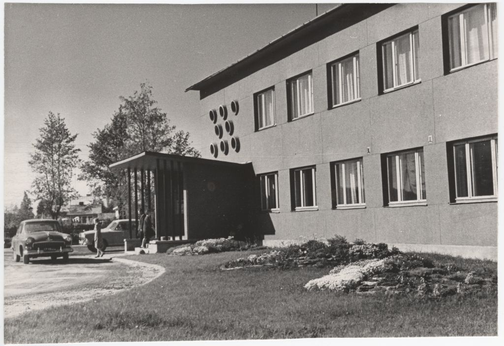 S. M. Kirovi-nimelise näidiskalurikolhoosi vana keskusehoone