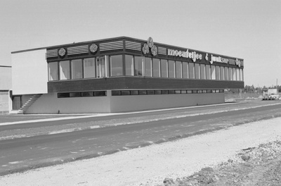 S. Kirovi nimeline näidiskalurikolhoos. Moeateljee & juuksur.  similar photo