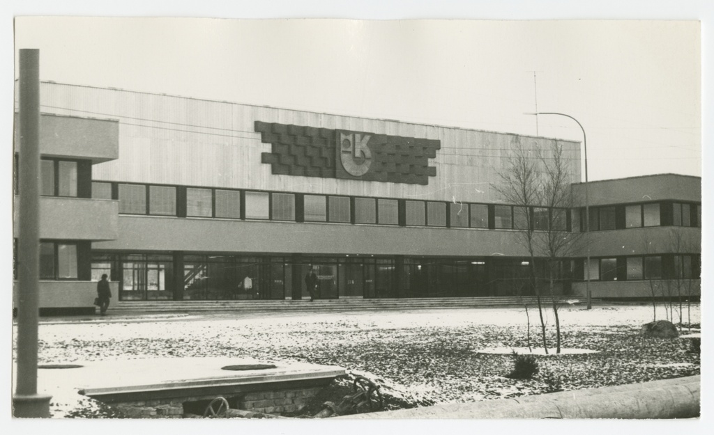 S. M. Kirovi nim kalurikolhoosi uus administratiivhoone