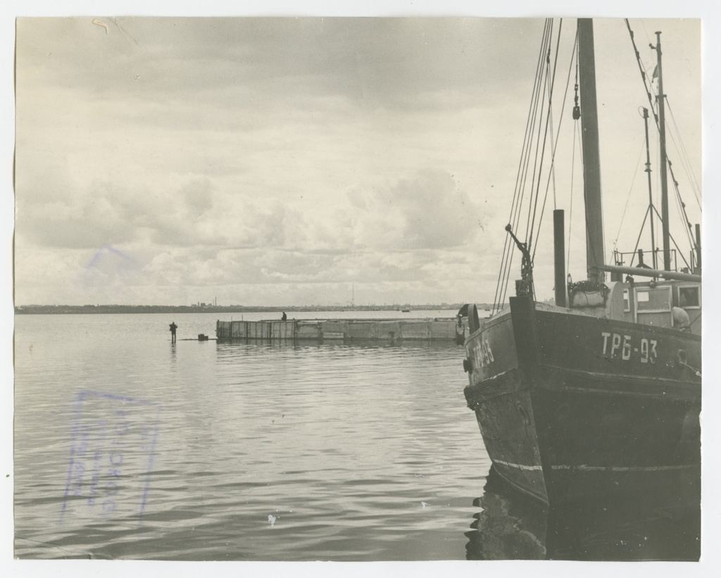 Kalalaev TRB-93 S. M. Kirovi nimelise näidiskalurikolhoosi Miiduranna sadamas