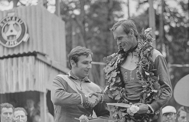 Autoringrada 60-70-ndad