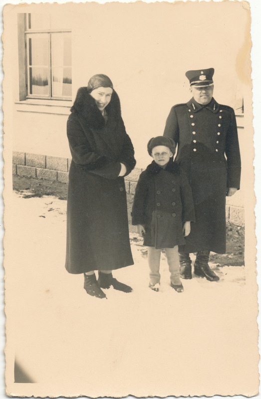 Läti piirivalvekordoni ülem Paul Polis perekonnaga