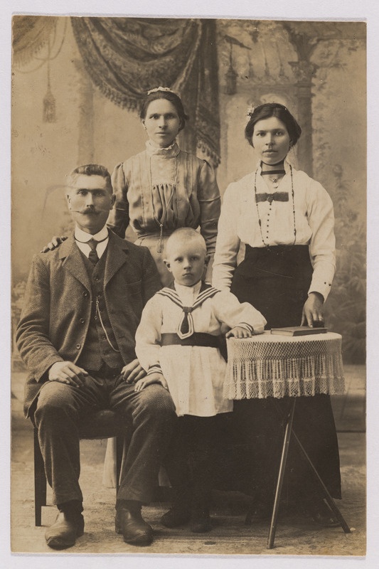 August Silveri perekond