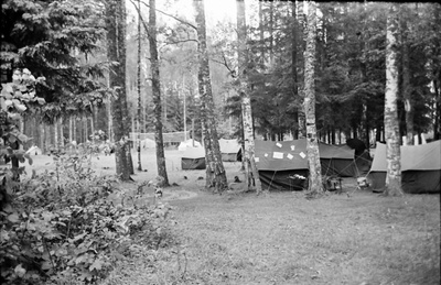 Vaade suvepäevaliste telklaagrile.  similar photo