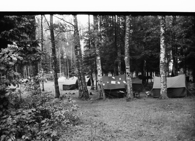 Vaade suvepäevaliste telklaagrile.  similar photo