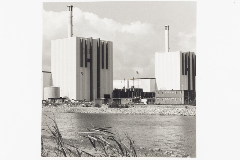 Forsmarki tuumaelektrijaam Rootsis, vaade üle vee.