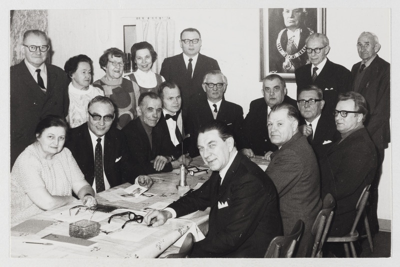 Rootsi eestlased, Eesti Põllumeeste Kogude Göteborgi osakond, grupipilt esinduse koosolekul.