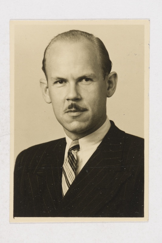 Mehe portree, ajakirjanik Valentin Reose