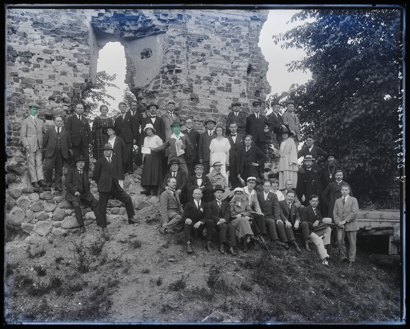 negatiiv Viljandi lossimäed, XII Eesti Karskushariduse kongress, grupp, foto J. Riet, neg 38577, 1922 juuni