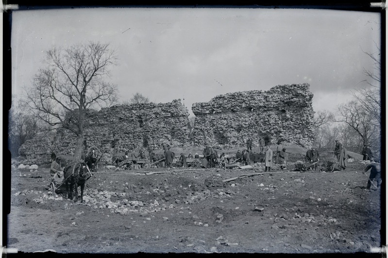 klaasnegatiiv, Viljandi, Teine Kirsimägi, kivivedu hobustega, umbes 1913