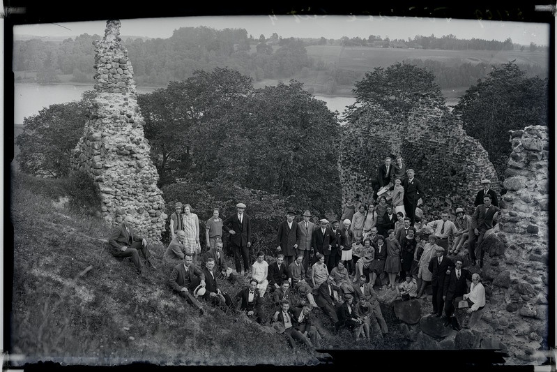 klaasnegatiiv, grupp, Viljandi, Tööliste Liit, Kaevumäe nõlval, 1928