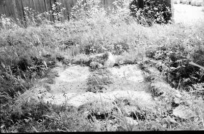 Vaade Jaak Schneideri hauale Viljandis Viiratsi kalmistul.  similar photo