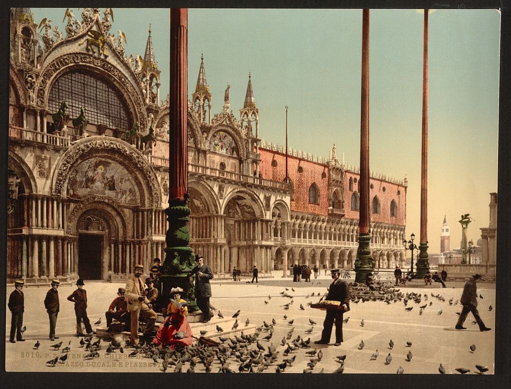 [pigeons in St. Mark's Place, Venice, Italy] (Loc)