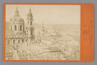 Gezicht op Praag met de Sint-Nicolaaskerk  duplicate photo