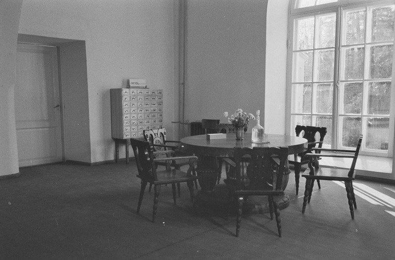 Tartu ülikooli õpperaamatukogu lugemissaal. Sisevaated
