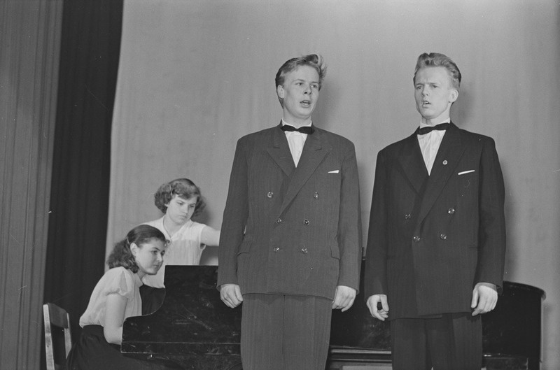 Tartu ülikooli ajaloo-keeleteaduskonna olümpiaadi ülevaatuse õhtu Tartu ametiühingu kultuurihoones. 26. aprill 1960. a.