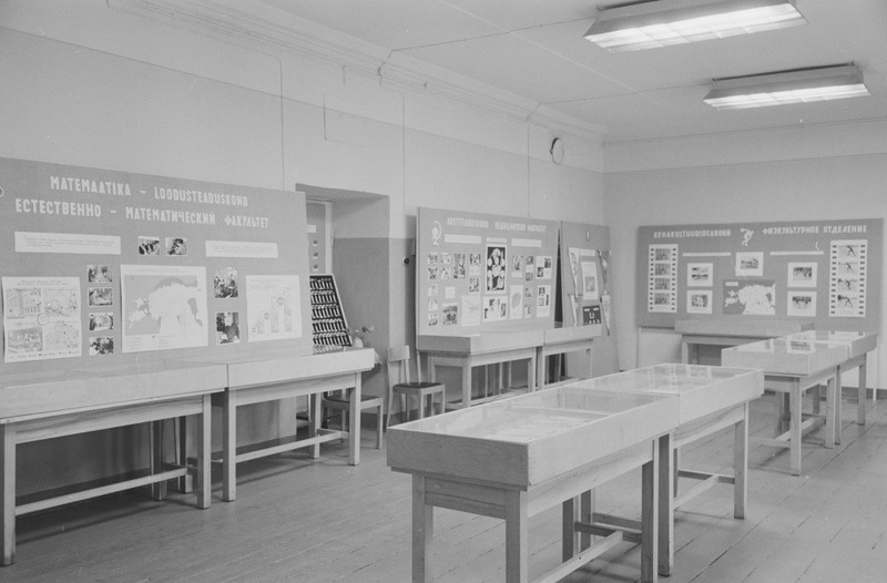 Näitus „20 aastat TRÜ-d“ Tartu ülikooli peahoone auditooriumis nr 5. 29. september 1960. a.