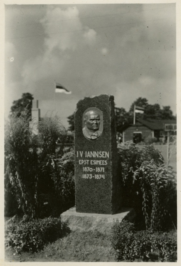 Johann Voldemar Jannseni mälestusmärk Tartus, vaade