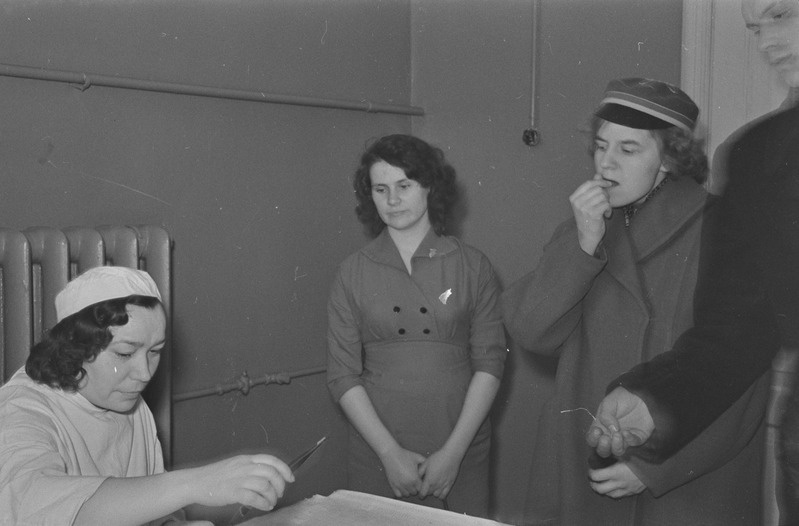 Tartu ülikooli arstipunktis. 07. aprill 1960. a.