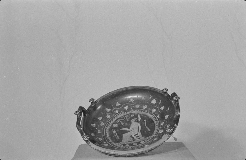 TRÜ Klassikalise Muinasteaduse Muuseum. Vaasid. 2. veebruar 1957. a.