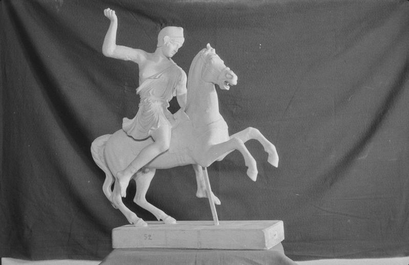 TRÜ Klassikalise Muinasteaduse Muuseum. Kujud. N. Raid. 2. märts 1957. a.