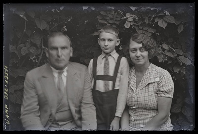 Perekondlik ülesvõte,  similar photo