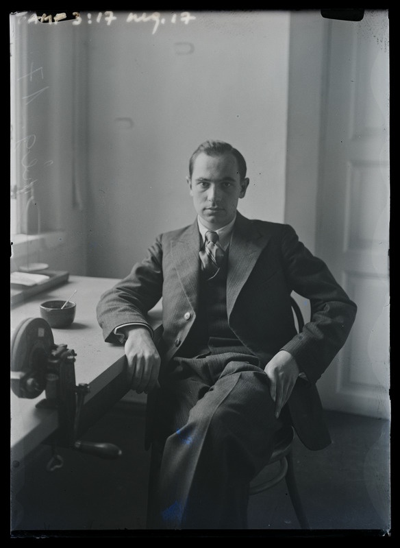 Tundmatu mehe kolmveerand-figuurportree