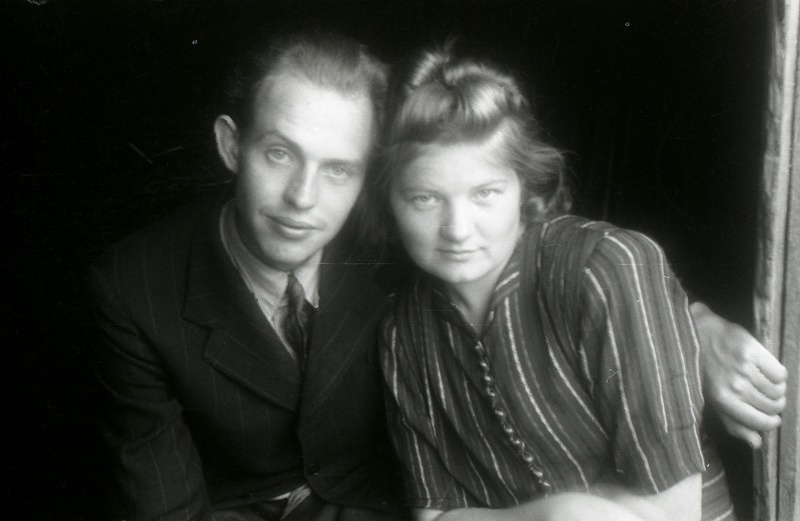 Mees ja naine (Rõngu kiriku leer)