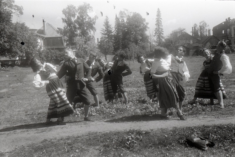 Rahvatantsurühm (Kehalise Kasvatuse instituut)