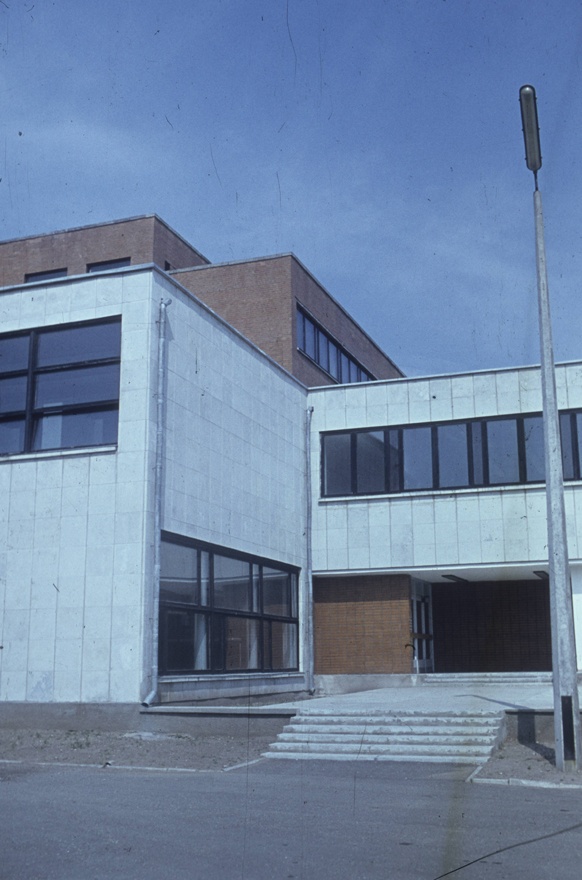 EPMÜ mehhaniseerimisteaduskonna hoone Tartus Kreutzwaldi 56. Arhitektid Vivian Lukk ja Agnes Vulp