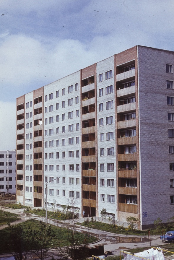 Korterelamu Narva II mikrorajoonis, vaade hoonele