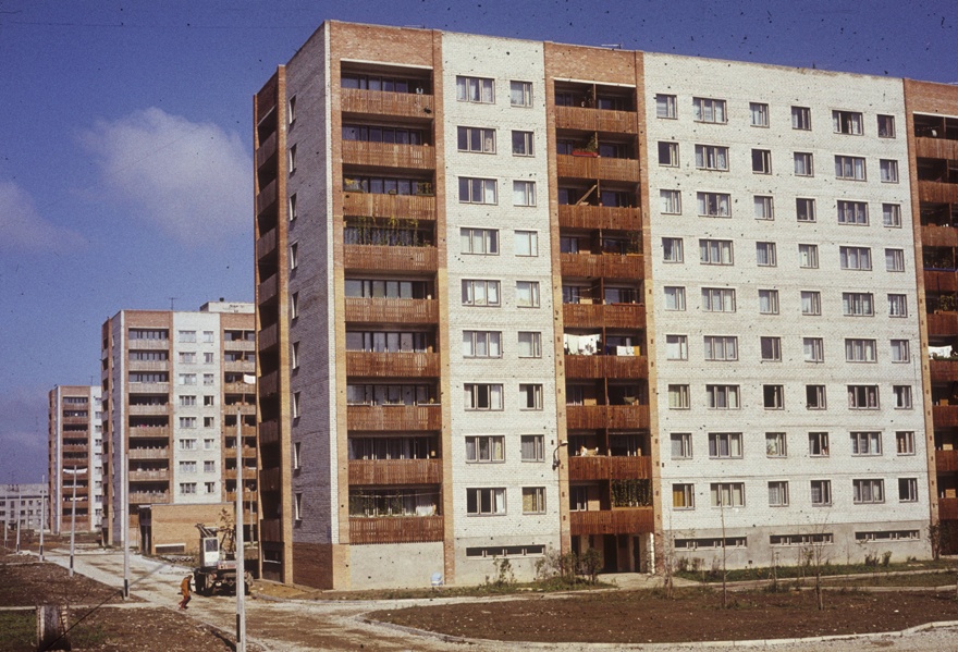 Korterelamu Narva II mikrorajoonis, vaade hoonele