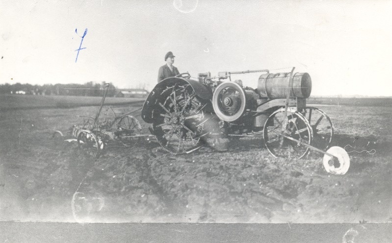 Traktor põllul