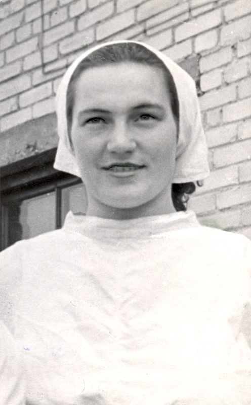 Lüpsja Valentina Trimbukova Pälsoni-nimelisest sovhoosist.