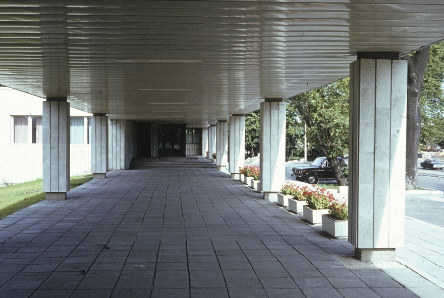IV (Magdaleena) haigla Tallinnas. Arhitektid Kalju Luts, Hansi Aru